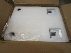 lot 394 image: 200 Watt Electric Towel Warmer in White (OPEN BOX0