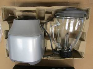 lot 429 image: Oster Blender in Gray (USED)