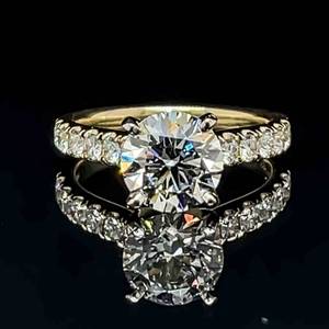Brand New 2.67 Carat Diamond Round Brilliant Graduated Sides Engagement Ring in 14k Yellow Gold VS Clarity Fine Quality Design & Stones $15,500 Retail VIDEO
