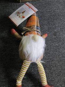 lot 15 image: 12 weighted mini gnomes ...