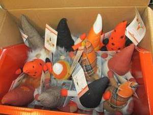 lot 18 image: 12 weighted gnomes ...