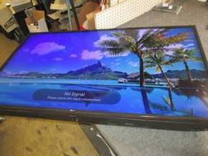 lot 126 image: LG 55 inch tv powers on ...
