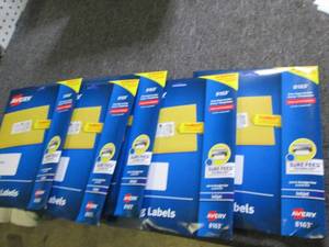 lot 164 image: 5 packs of 250 labels avery 2 inch ...