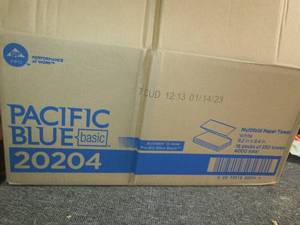 lot 199 image: case of pacific blue multifold pape...