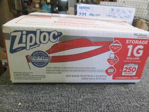 lot 213 image: case of ziploc 250 count 1 gallon s...
