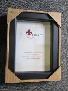lot 223 image: 8 5x7 shadow box picture frames ...