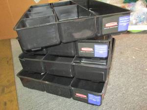 lot 246 image: 4 rubbermaid drawer organizers...