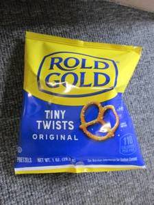 lot 344 image: case of 881.0 oz bags of old gold ...