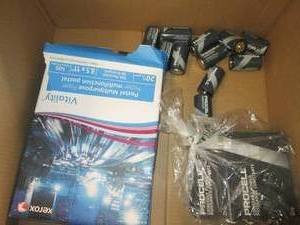 lot 401 image: box of printer paper and more ...