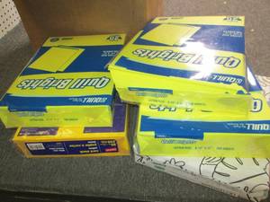 lot 404 image: 5 reams of paper 4 yellow and 1 gre...