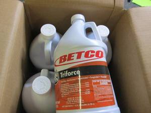 lot 409 image: case of 41 gallon jugs of betco tr...