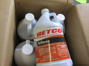 lot 412 image: case of 41 gallon jugs of betco tr...