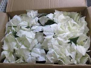 lot 439 image: box of faux flowers ...