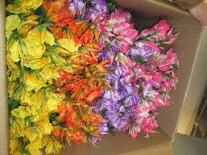 lot 450 image: box of faux flowers ...