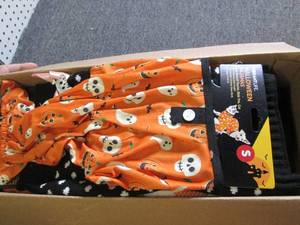 lot 452 image: box of dog and cat costumes ...