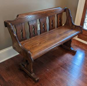 lot 33 image: Vintage Wood Bench