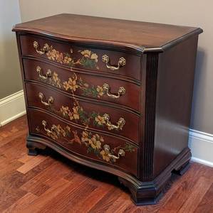 lot 34 image: Beautiful Painted Dresser by Jasper Originals