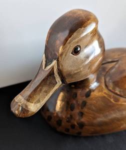 lot 50 image: The Wooden Bird Factory Ringneck Hen Decoy