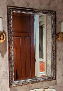 lot 91 image: Decorative Wall Mirror