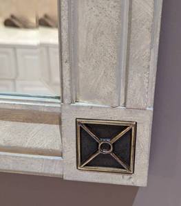 lot 112 image: Decorative Wall Mirror