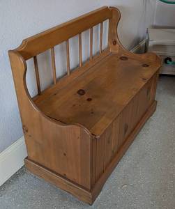 lot 126 image: Wood Storage Bench