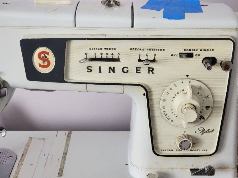 Vintage Singer Special Zig-Zag Model 478 Electric Sewing Machine