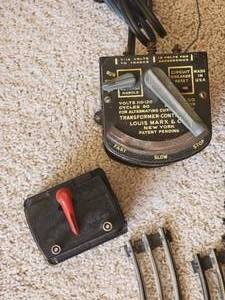 lot 20 image: Vintage Lionel Toy Train Components Scout Locomotive
