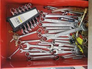 lot 81 image: Collection of Craftsman Wrenches