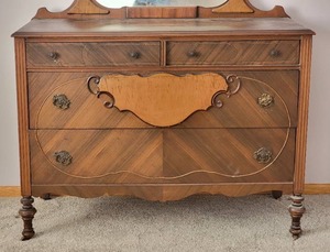 lot 1A image: Antique Art-Deco Vanity Dresser with Mirror