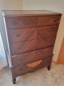 lot 1B image: Antique Art-Deco Dresser