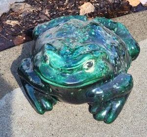 lot 102 image: Vibrant Colored Glass Frog Garden Scultpure