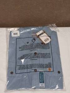 lot 5 image: NEW CARHARTT BUTTON UP SHIRT MEDIUM