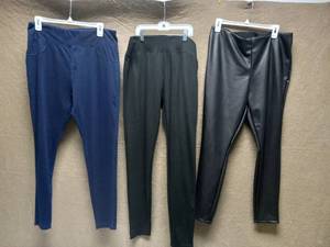 lot 35 image: 3 NEW LEGGINGS STYLE PANTS XL