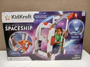 lot 49 image: NEW KIDKRAFT ULTIMATE SPACESHIP