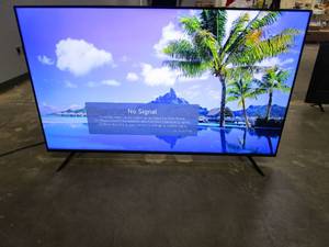 lot 907 image: LG 65 Class 4K UHD Smart LED TV - 65UQ7570PUJ