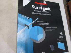lot 102 image: Pendaflex 59202 SureHook Reinforced...