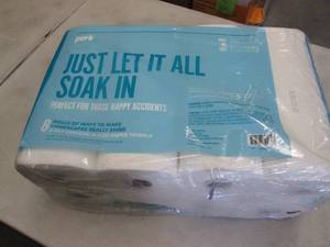 lot 125 image: 8 Rolls 2ply Choose a Size Paper Tow...