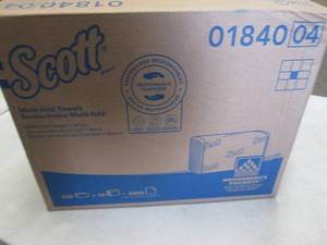 lot 142 image: Scott Essential Multifold Paper Tow...