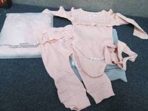 lot 239 image: Size 90 & 00 Infant 3 pc Outfits...
