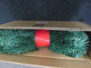lot 241 image: 100 ft Holiday Garland...