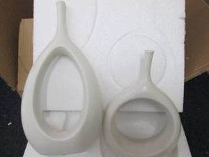 lot 281 image: 2 Ceramic Dcor Pieces...