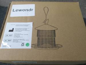 lot 285 image: Bird Feeder...