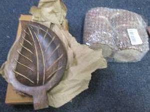 lot 314 image: 2 Wood Dcor items...