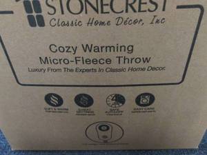 lot 341 image: Cozy Warming Micro-Fleece Throw...