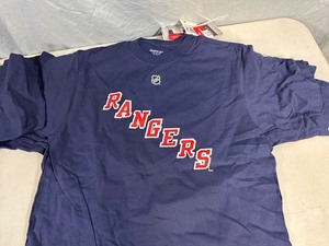 lot 41 image: 5 New Reebok New York Rangers Higgins T-Shirts - Small