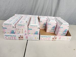 lot 146 image: 18 New Perfectly Cute Collector Sets