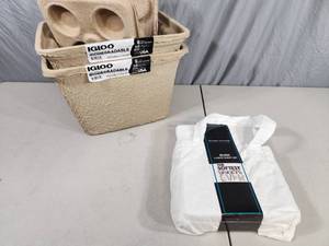 lot 178 image: 2 New Igloo Reusable Coolers and New RV Bunk Sheet Set