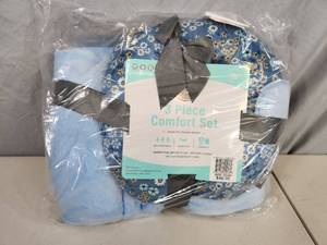 lot 181 image: New 3 Piece Comfort Set
