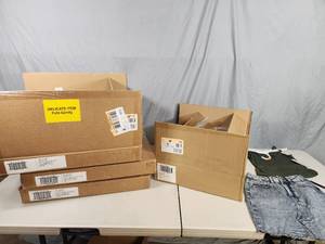 lot 183 image: 4 New Cases of Clothing