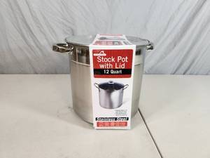 lot 222 image: New 12 Quart Stock Pot with Lid